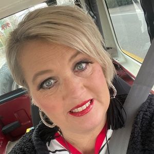 Meet your Posher, Pauline